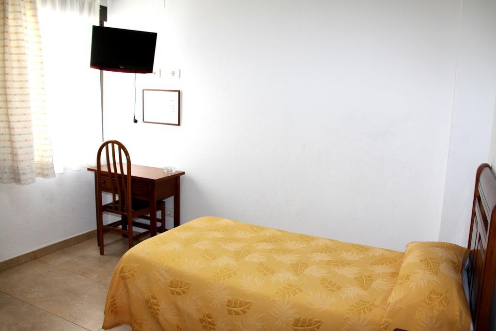 Hostal Restaurante La Masia Vila-real Стая снимка