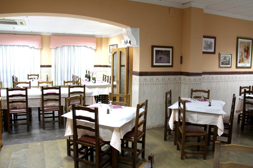 Hostal Restaurante La Masia Vila-real Екстериор снимка