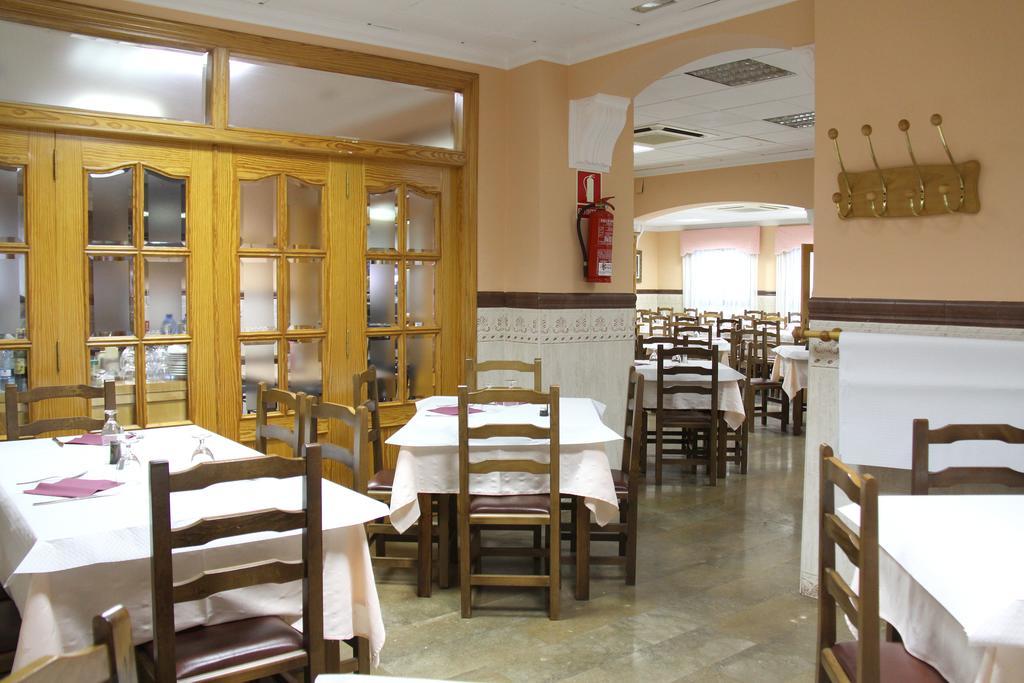 Hostal Restaurante La Masia Vila-real Екстериор снимка