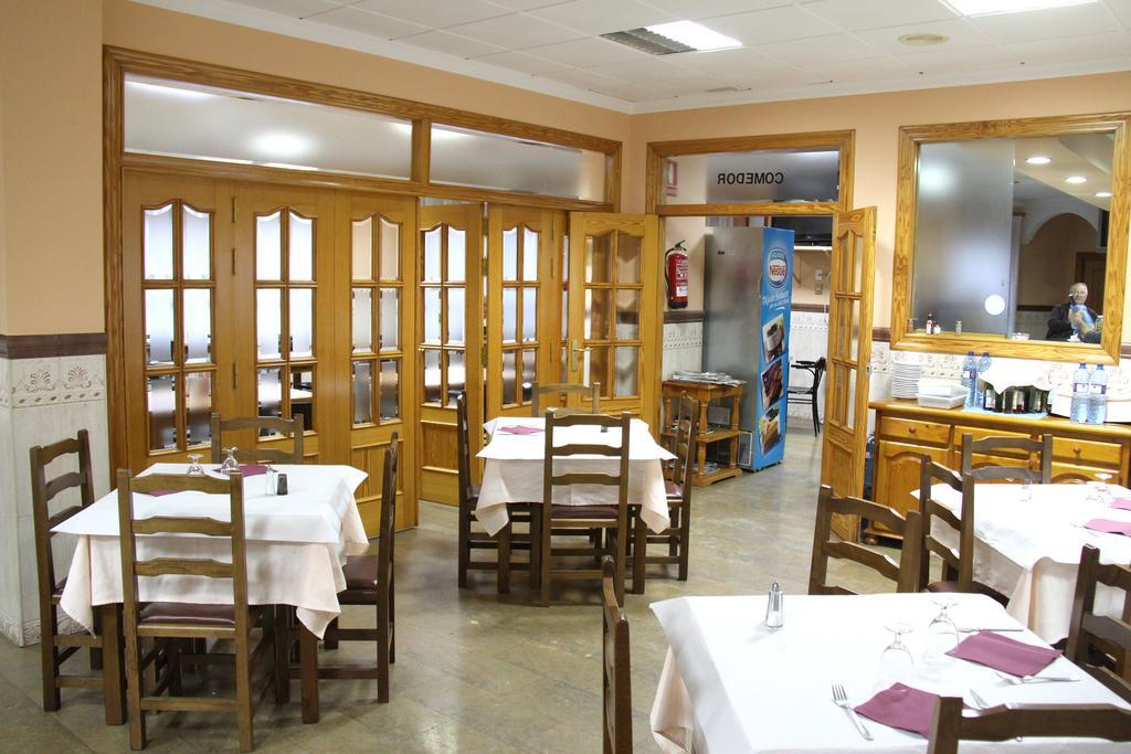 Hostal Restaurante La Masia Vila-real Екстериор снимка