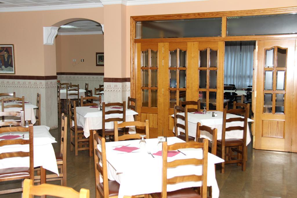 Hostal Restaurante La Masia Vila-real Екстериор снимка