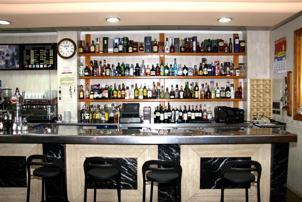 Hostal Restaurante La Masia Vila-real Екстериор снимка