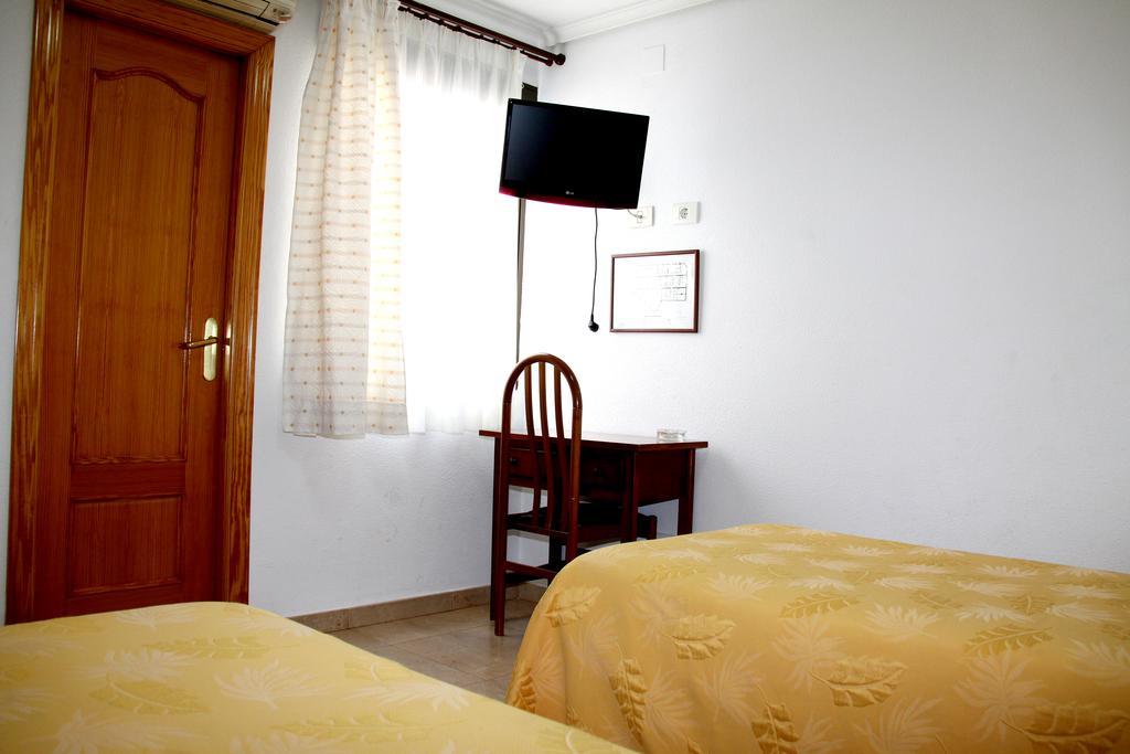 Hostal Restaurante La Masia Vila-real Екстериор снимка
