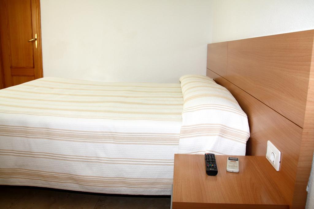 Hostal Restaurante La Masia Vila-real Екстериор снимка