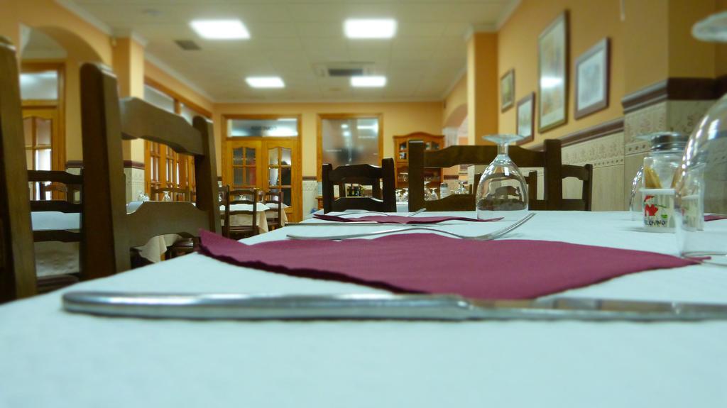 Hostal Restaurante La Masia Vila-real Екстериор снимка