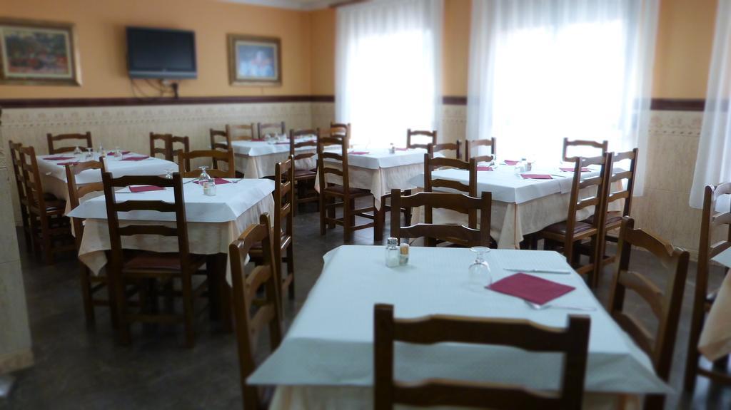 Hostal Restaurante La Masia Vila-real Екстериор снимка
